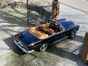 Imagen 9/23 de Mercedes-Benz 280 SE (1968)