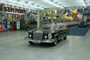 Image 3/50 of Mercedes-Benz 220 SE b (1963)