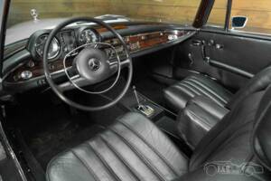 Bild 2/19 von Mercedes-Benz 280 SE (1969)