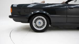 Image 15/15 de BMW 320i (1990)