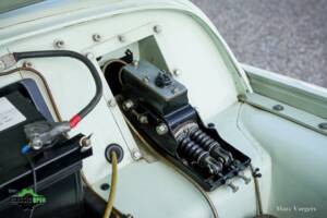 Image 18/45 of Triumph TR 2 (1954)