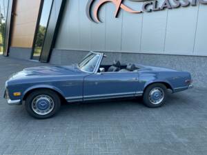 Image 6/36 de Mercedes-Benz 280 SL (1971)