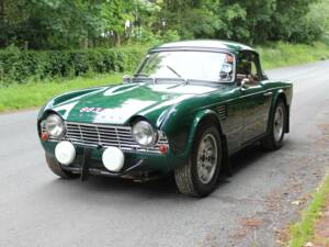 Image 3/18 of Triumph TR 4 (1962)