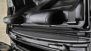Immagine 24/53 di BMW 320i (1989)