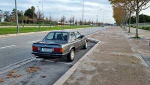 Image 41/100 of BMW 323i (1984)