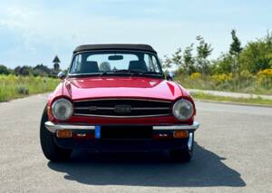 Image 2/9 de Triumph TR 6 (1976)