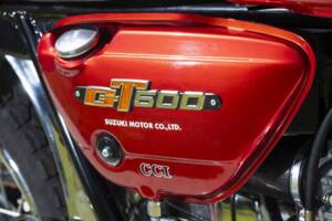 Immagine 11/33 di Suzuki GT 500 (1977)
