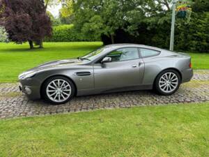 Imagen 5/23 de Aston Martin V12 Vanquish (2003)