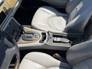 Image 13/20 of Jaguar XKR (2002)