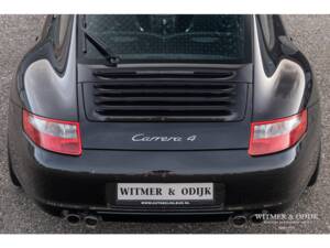 Bild 30/39 von Porsche 911 Carrera 4 (2006)