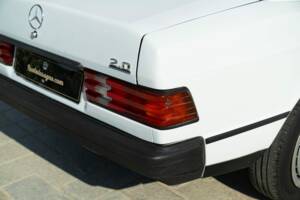Afbeelding 18/44 van Mercedes-Benz 190 E (1987)