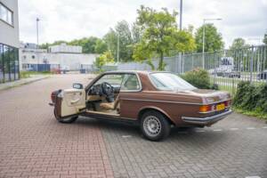 Image 6/8 of Mercedes-Benz 280 C (1979)