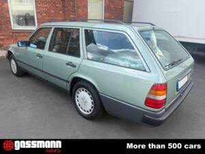Bild 6/15 von Mercedes-Benz 300 TE 4-Matic (1988)