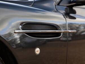 Image 30/92 of Aston Martin V12 Vanquish S (2007)