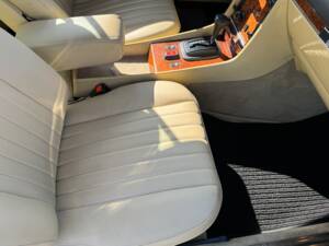 Bild 117/200 von Mercedes-Benz 380 SLC (1980)