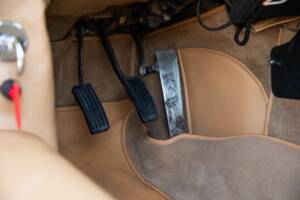 Image 23/78 de Jaguar E-Type (1969)