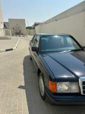 Imagen 15/69 de Mercedes-Benz 190 E (1988)