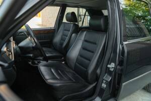 Bild 27/50 von Mercedes-Benz 300 E-24 (1989)