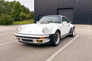Imagen 2/18 de Porsche 911 Carrera 3.2 (WTL) (1985)