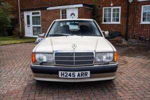 Image 9/50 of Mercedes-Benz 190 E 2.5-16 (1991)