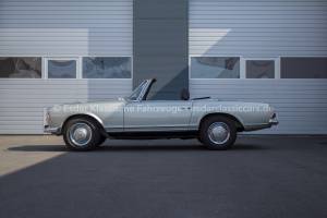 Image 6/26 of Mercedes-Benz 230 SL (1966)