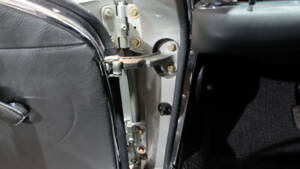 Image 22/35 of Mercedes-Benz 230 SL (1964)