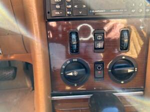 Image 41/51 of Mercedes-Benz 380 SL (1983)