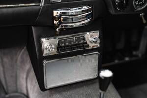 Image 18/42 de Aston Martin DB 5 (1964)