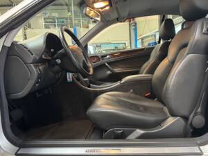 Image 18/50 of Mercedes-Benz CLK 230 Kompressor (2001)