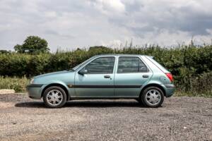 Image 9/27 of Ford Fiesta 1.25i (2000)