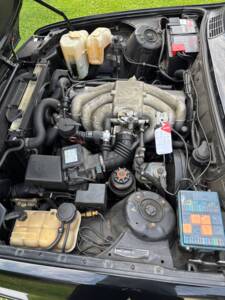 Image 38/40 of BMW 320i (1992)