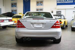 Imagen 12/50 de Mercedes-Benz SLK 32 AMG (2002)