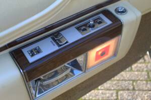Image 51/56 of Cadillac Coupe DeVille (1977)