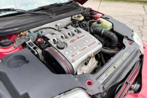 Image 8/26 of Alfa Romeo GTV 1.8 Twin Spark (1999)
