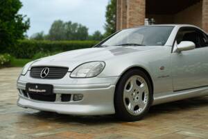 Immagine 15/50 di Mercedes-Benz SLK 230 Kompressor (1997)