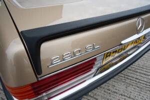 Bild 13/39 von Mercedes-Benz 280 SL (1984)