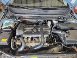 Image 34/40 of Volvo V 70 2.5T (2004)