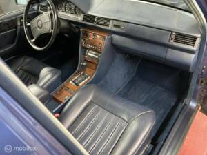 Bild 37/50 von Mercedes-Benz 300 E (1986)
