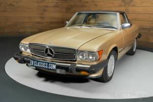 Image 13/19 of Mercedes-Benz 560 SL (1988)