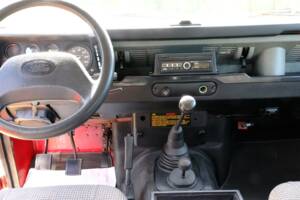 Afbeelding 18/31 van Land Rover Defender 110 300Tdi (1997)
