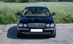 Bild 5/9 von Jaguar XJR Super V8 (2004)
