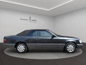 Imagen 5/24 de Mercedes-Benz E 220 (1993)