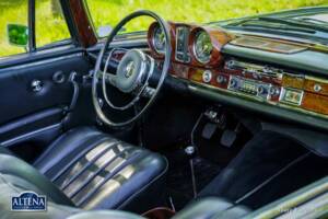 Image 29/52 of Mercedes-Benz 220 SE b (1963)