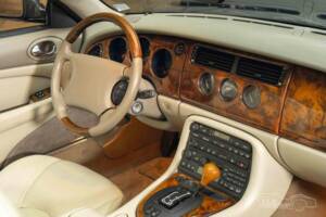 Image 10/19 de Jaguar XK8 4.0 (1998)