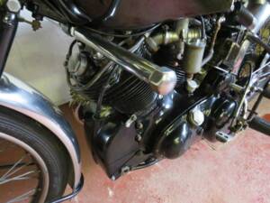 Image 22/50 of Vincent Black Shadow C (1953)