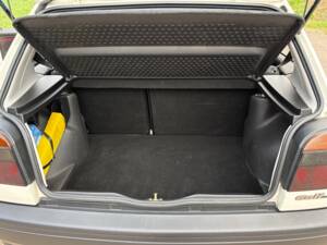 Immagine 4/26 di Volkswagen Golf III 1.8 (1993)