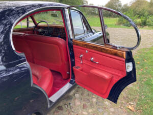Imagen 29/44 de Jaguar S-Type 3.8 (1966)