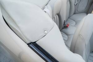 Image 85/91 de Jaguar XK8 4.0 (2000)