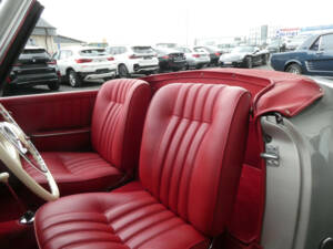 Image 10/26 of Mercedes-Benz 190 SL (1957)