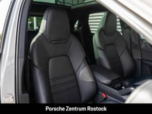 Obraz 16/33 pojazdu Porsche Cayenne E-Hybrid (1900)